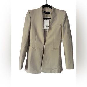 Zara women’s cream colored XS blazer NWT